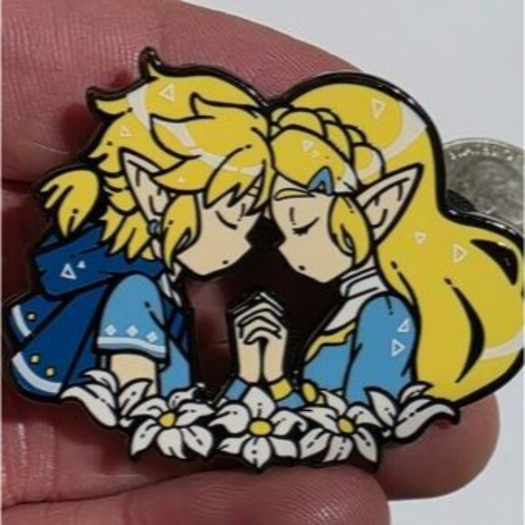 Legend of Zelda Enamel Pin – Link & Zelda Love Scene BOTW TOTK Collectible - Picture 2 of 3